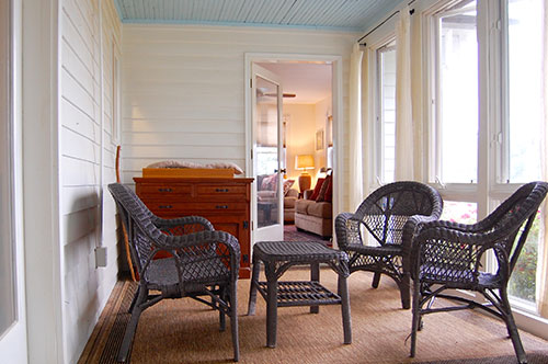 Farmhouse-at-Cardinal-Point-sunroom